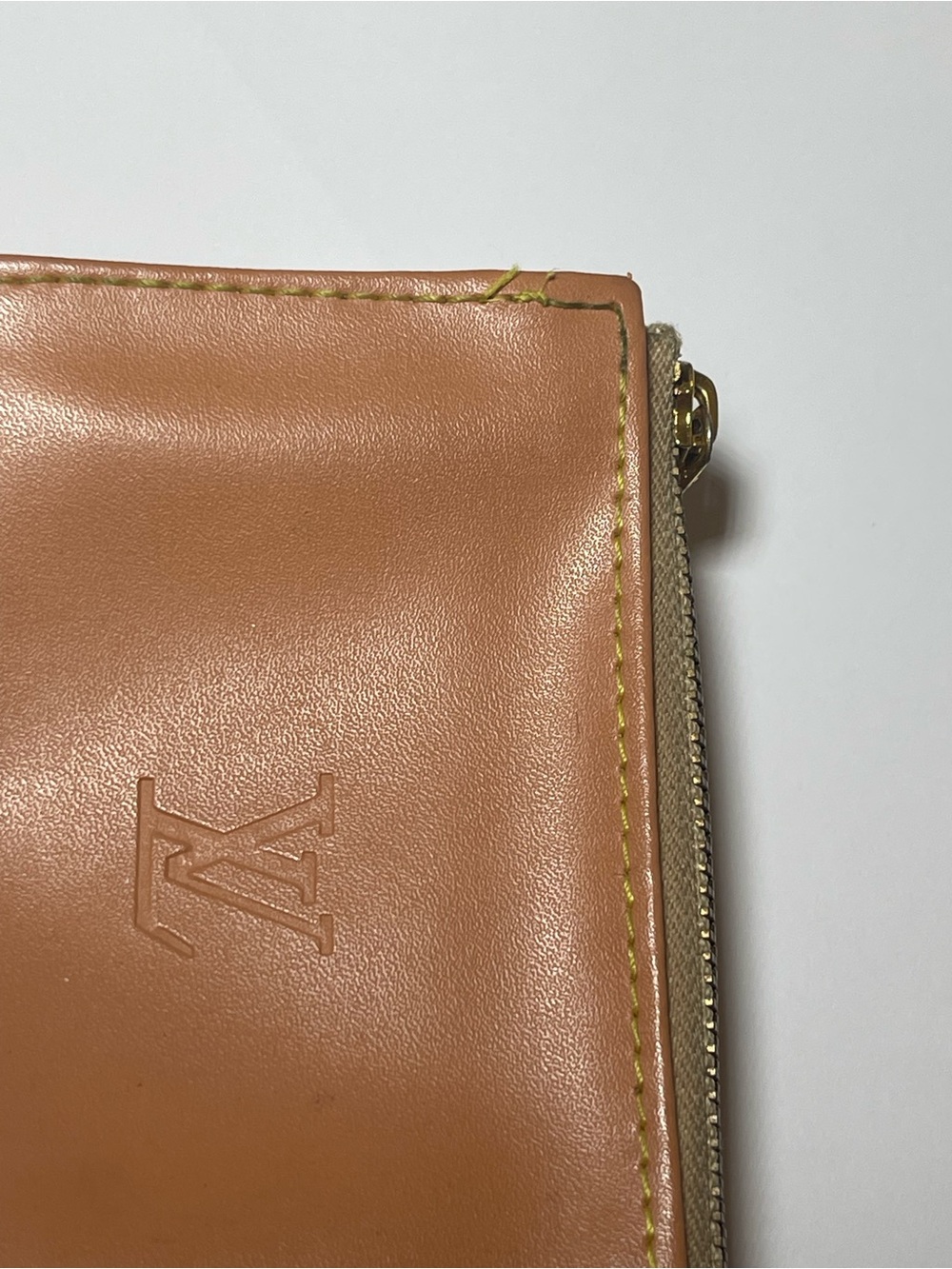 Louis Vuitton Peach Leather Zip Coin Pouch has damage - Picture 3 of 13